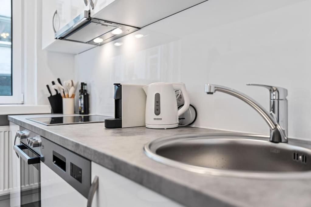 Appartamento Cozy In Quiet Location, Fast Train Station 100m Away, Contactless Check-in *