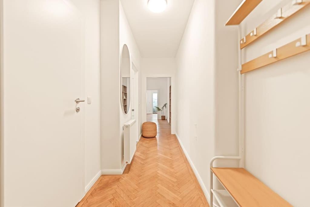 Cozy In Quiet Location, Fast Train Station 100m Away, Contactless Check-in Appartamento