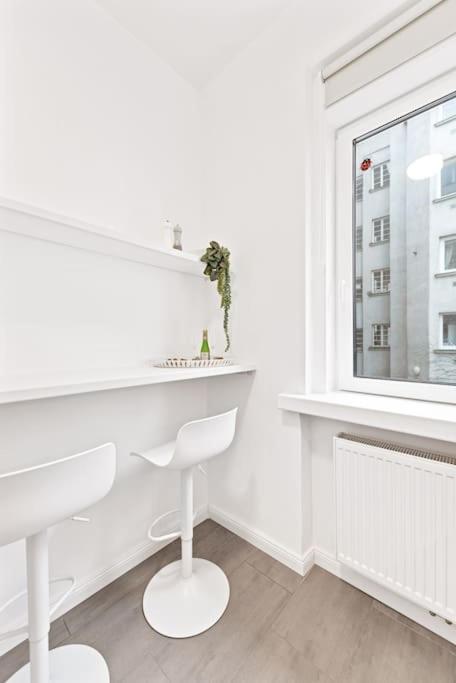 Cozy In Quiet Location, Fast Train Station 100m Away, Contactless Check-in Apartament *