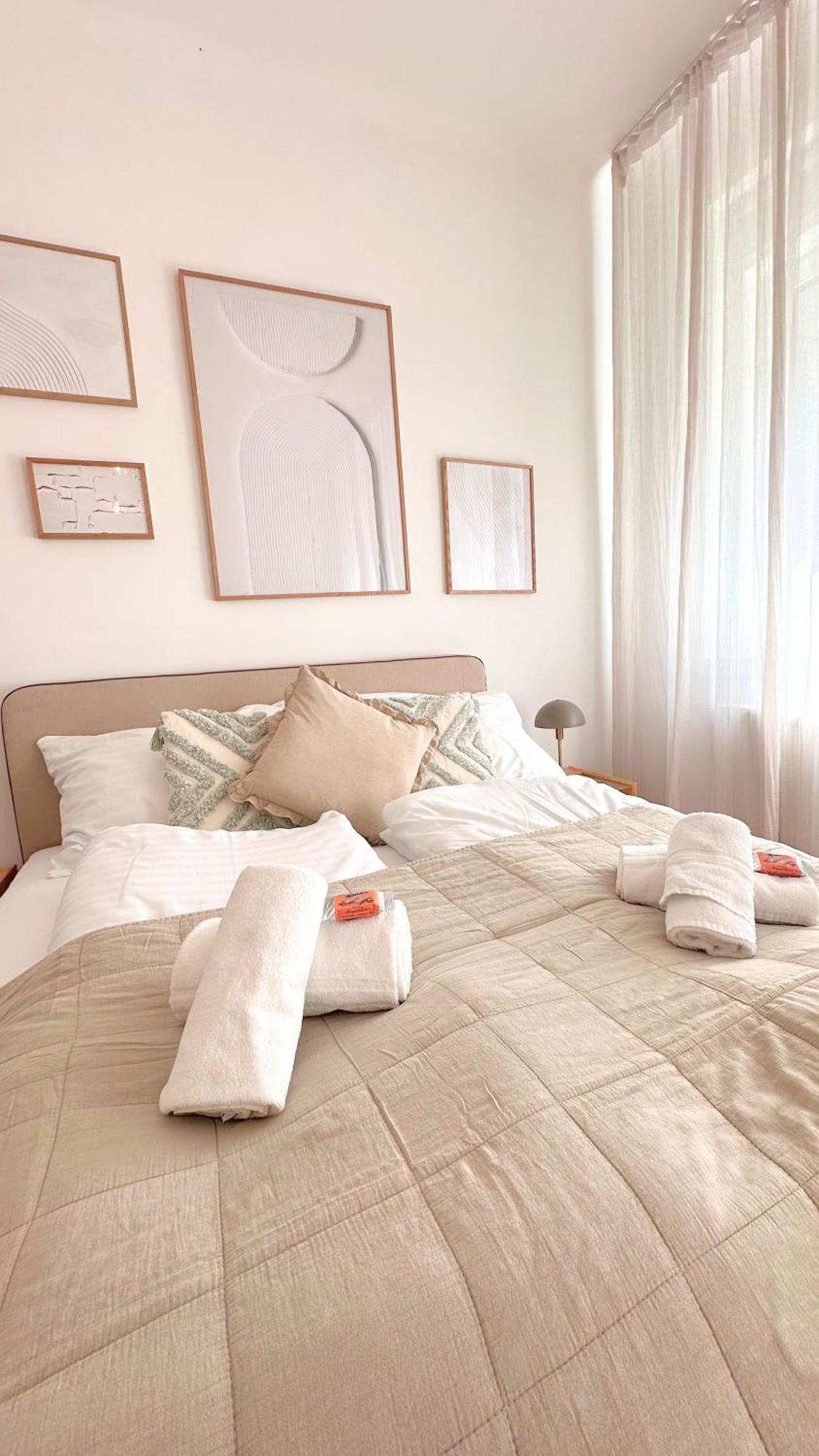 Apartament Cozy In Quiet Location, Fast Train Station 100m Away, Contactless Check-in *